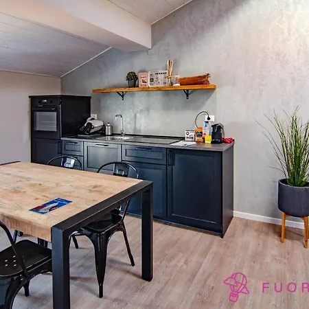 Fuoriporta Affitti Brevi - Corte 2 Con Parcheggio Gratuito * 파르마