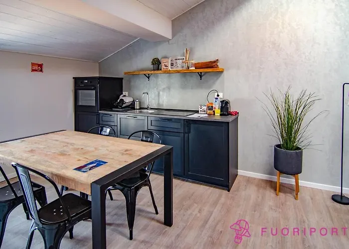 Fuoriporta Affitti Brevi - Corte 2 Con Parcheggio Gratuito * Parma